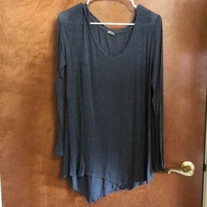 Grey long sleeve shirt